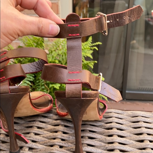 Manolo Blahnik brown leather Sandalsstrap buckles - Picture 8 of 9